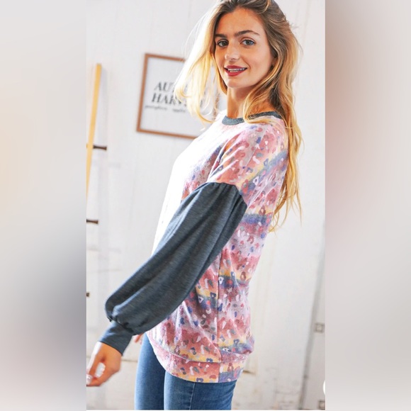 Charcoal Multi Color Animal Print Bubble Sleeve Top - Picture 5 of 6